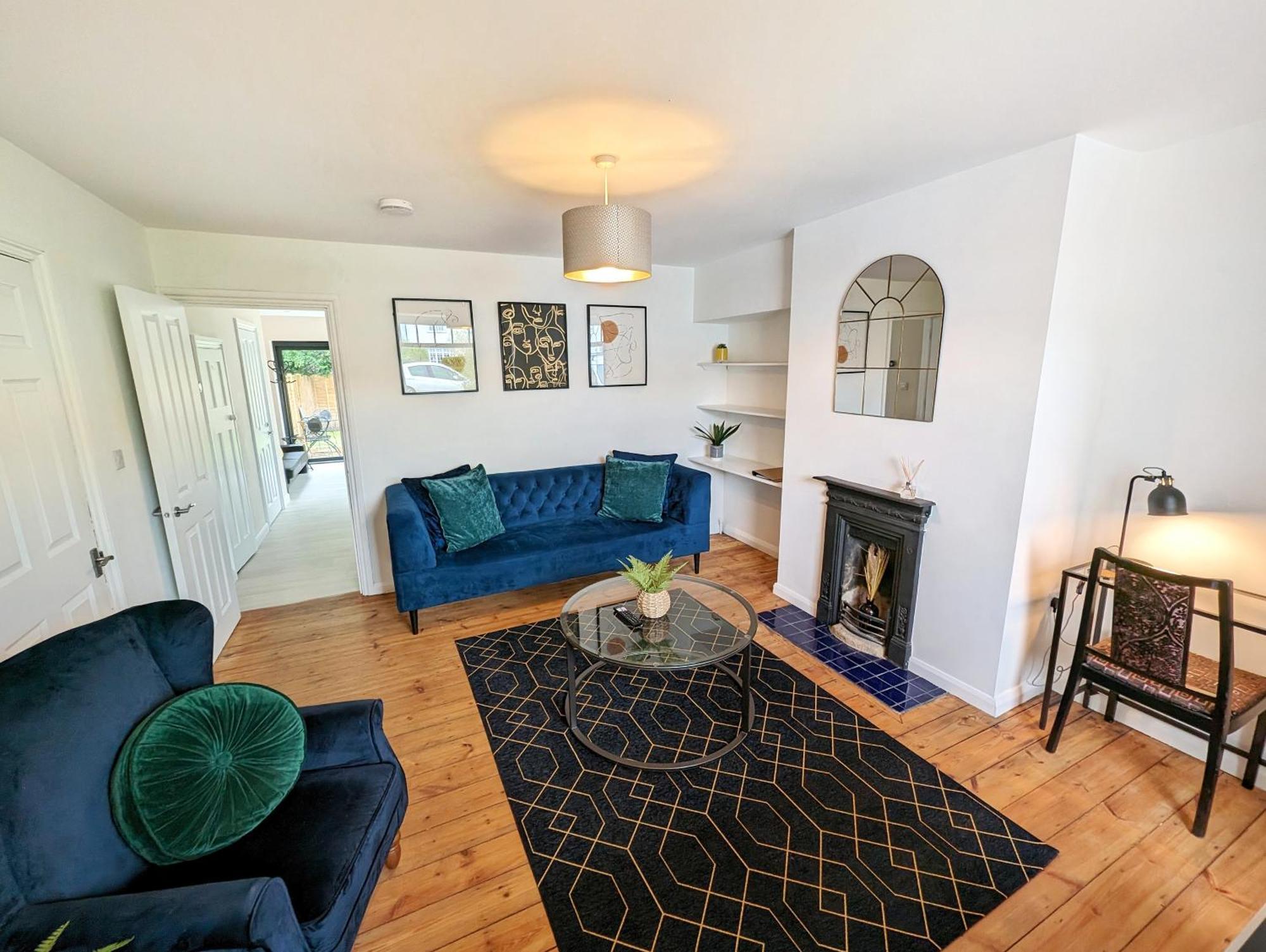 Central Cambridge, Charming 3-Bed House With Free Parking! المظهر الخارجي الصورة