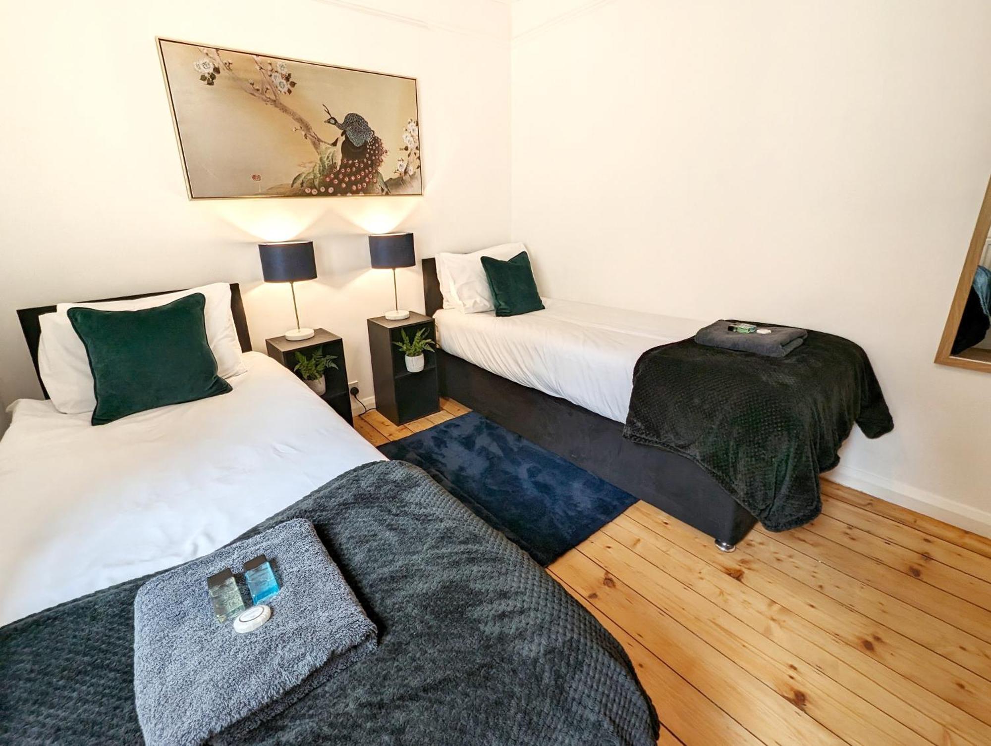 Central Cambridge, Charming 3-Bed House With Free Parking! المظهر الخارجي الصورة